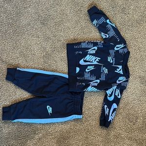 Infant/Toddler Nike sweatsuit 12M